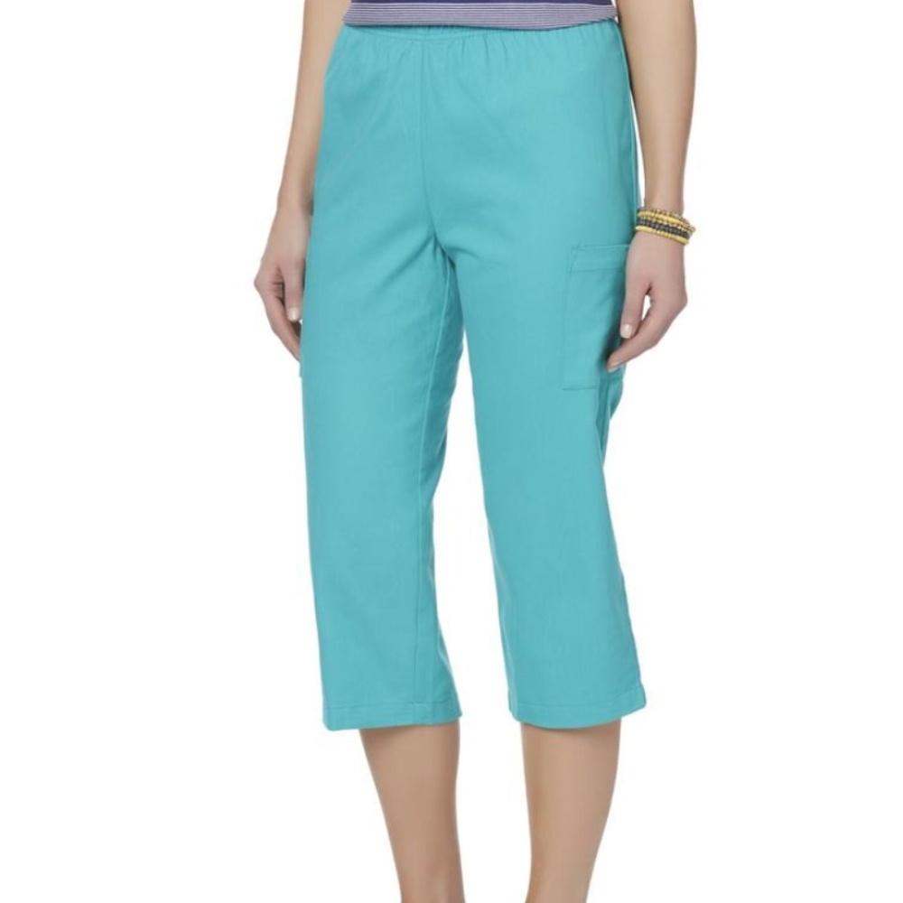 size L, new condition, pretty 😍 blue cargo pants